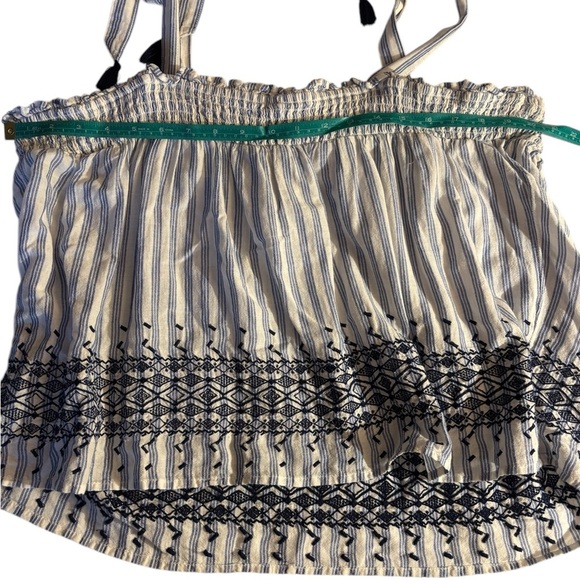 Old Navy Embroidered Smocked Tie Shoulder Striped Blue Sleeveless Boho Top XL - Picture 9 of 15